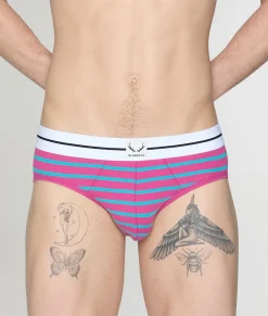 Bluebuck Nautical 25 Brief