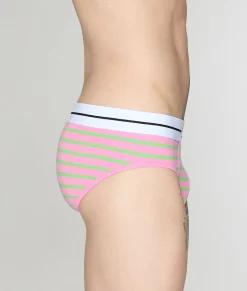 Bluebuck Nautical 25 Brief